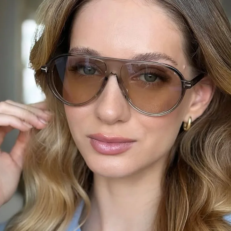 Fashion T-Type Frog Glasses Women's Sunglasses Street Style Back Buckle Sunglasses Travel Fashion Matching Sun Protection display picture 2