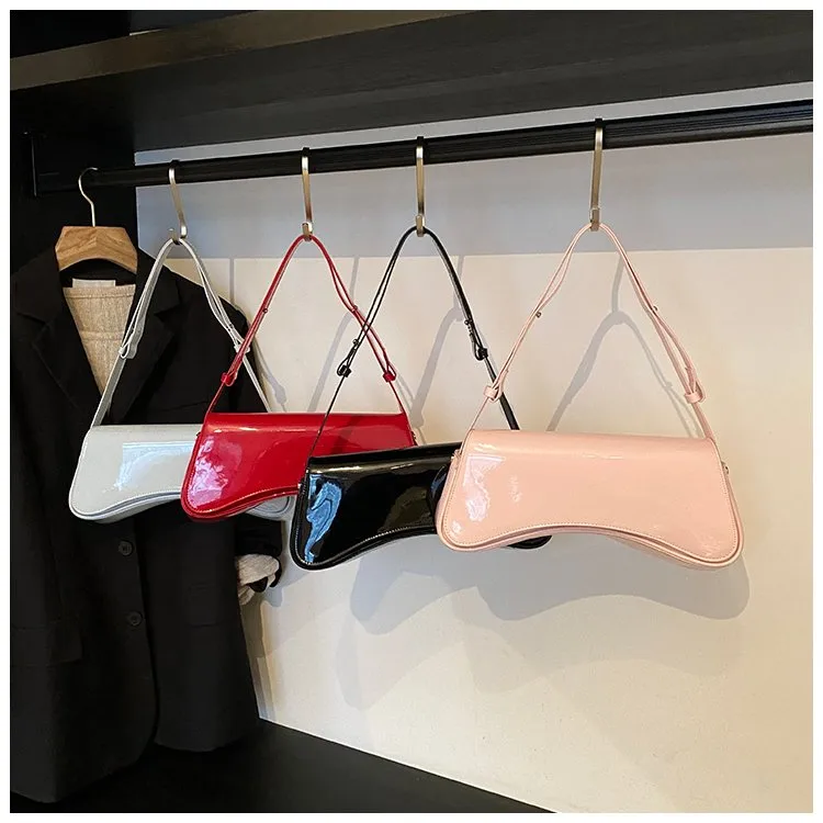 Women's Pu Leather Solid Color Streetwear Pillow Shape Flip Cover Shoulder Bag display picture 3