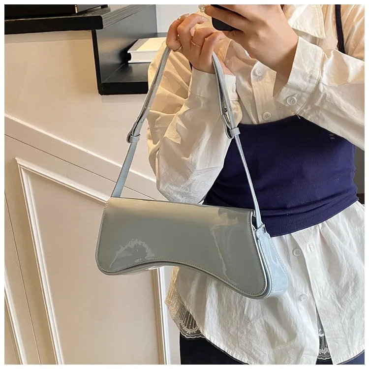 Women's Pu Leather Solid Color Streetwear Pillow Shape Flip Cover Shoulder Bag display picture 10