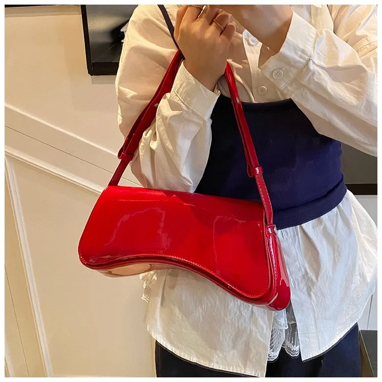Women's Pu Leather Solid Color Streetwear Pillow Shape Flip Cover Shoulder Bag display picture 13
