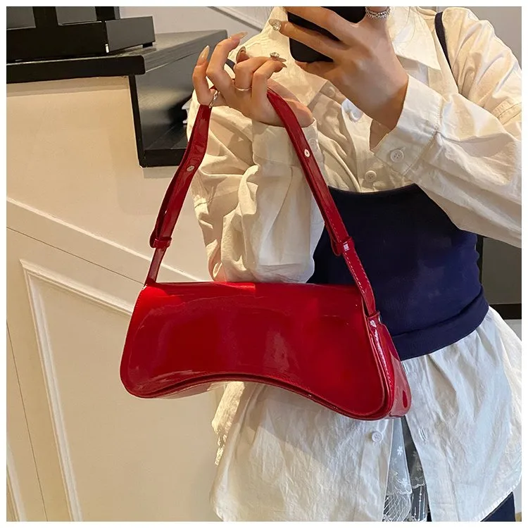 Women's Pu Leather Solid Color Streetwear Pillow Shape Flip Cover Shoulder Bag display picture 11