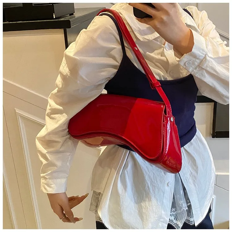 Women's Pu Leather Solid Color Streetwear Pillow Shape Flip Cover Shoulder Bag display picture 22