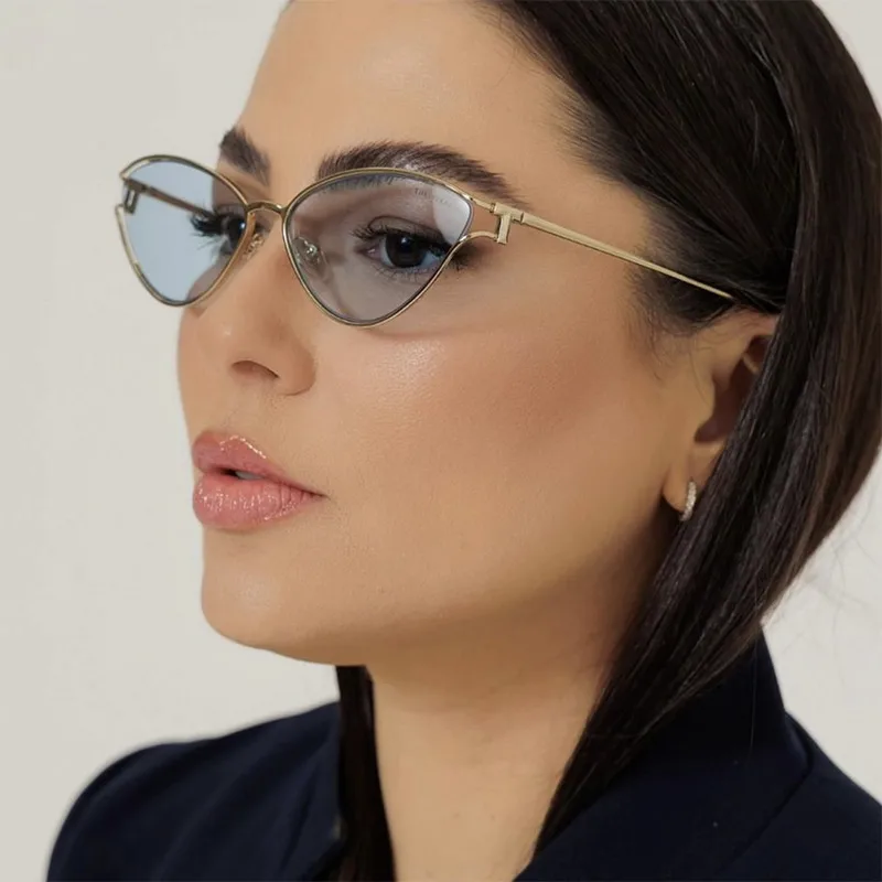 Style Triangle Cat Eye Sunglasses Hollow Personality Metal Sunglasses Street Trend Style Women's Sunglasses display picture 2