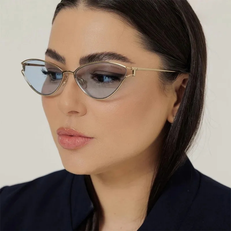 Style Triangle Cat Eye Sunglasses Hollow Personality Metal Sunglasses Street Trend Style Women's Sunglasses display picture 1