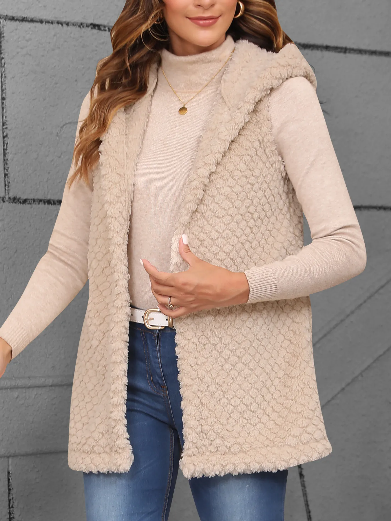 New Arrival Women's Double-Sided Plush Particle Embossed Sleeveless Hooded Vest Coat display picture 4