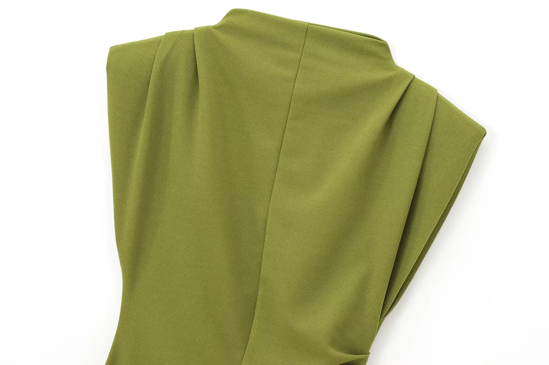 Women's Clothing Hot Sale At   Style Half Turtleneck Solid Color Pleated Belt Padded Shoulder Dress display picture 4