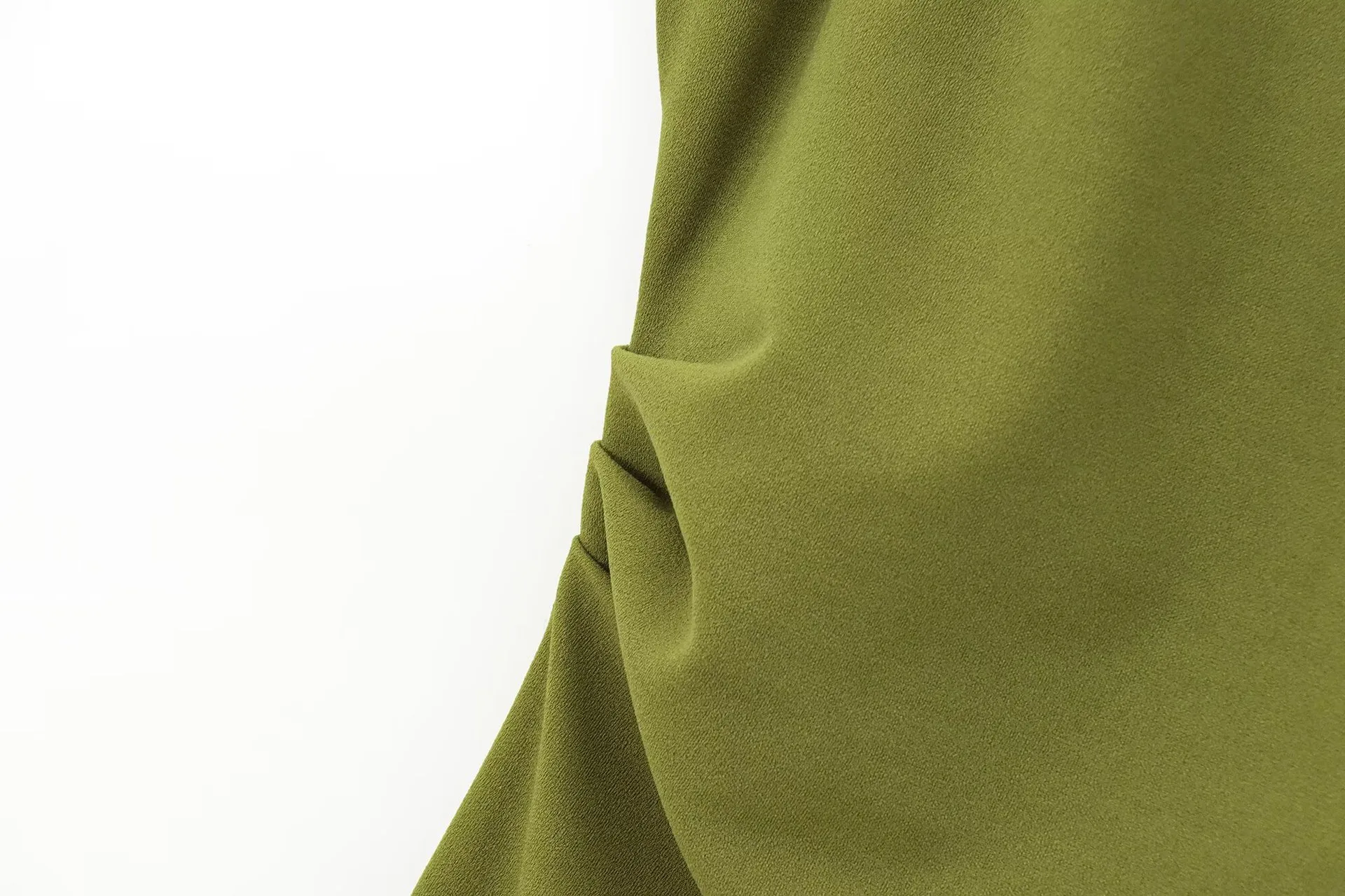 Women's Clothing Hot Sale At   Style Half Turtleneck Solid Color Pleated Belt Padded Shoulder Dress display picture 5