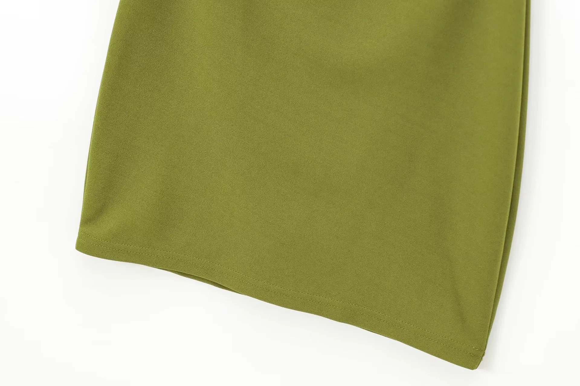 Women's Clothing Hot Sale At   Style Half Turtleneck Solid Color Pleated Belt Padded Shoulder Dress display picture 6