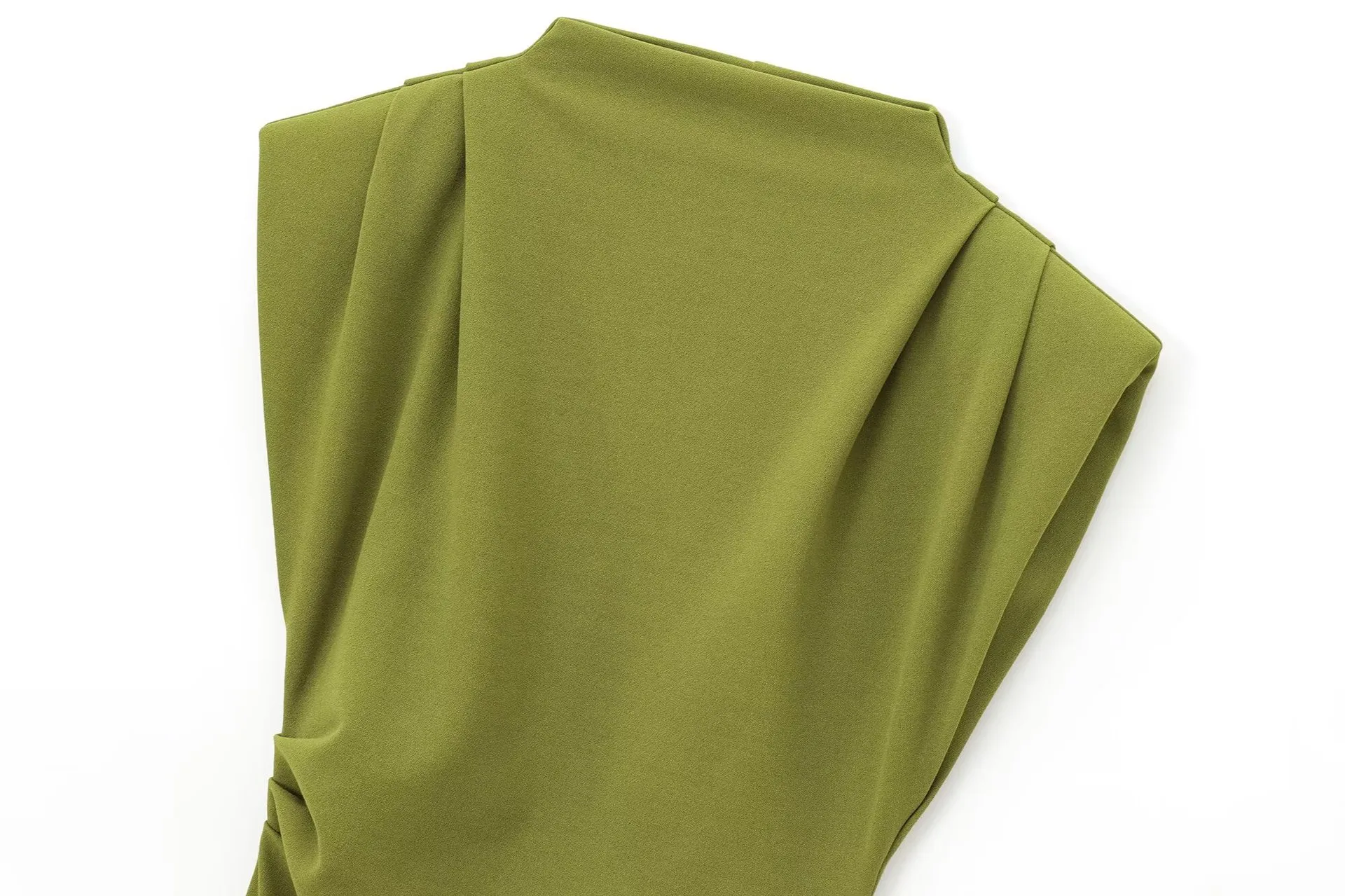 Women's Clothing Hot Sale At   Style Half Turtleneck Solid Color Pleated Belt Padded Shoulder Dress display picture 7