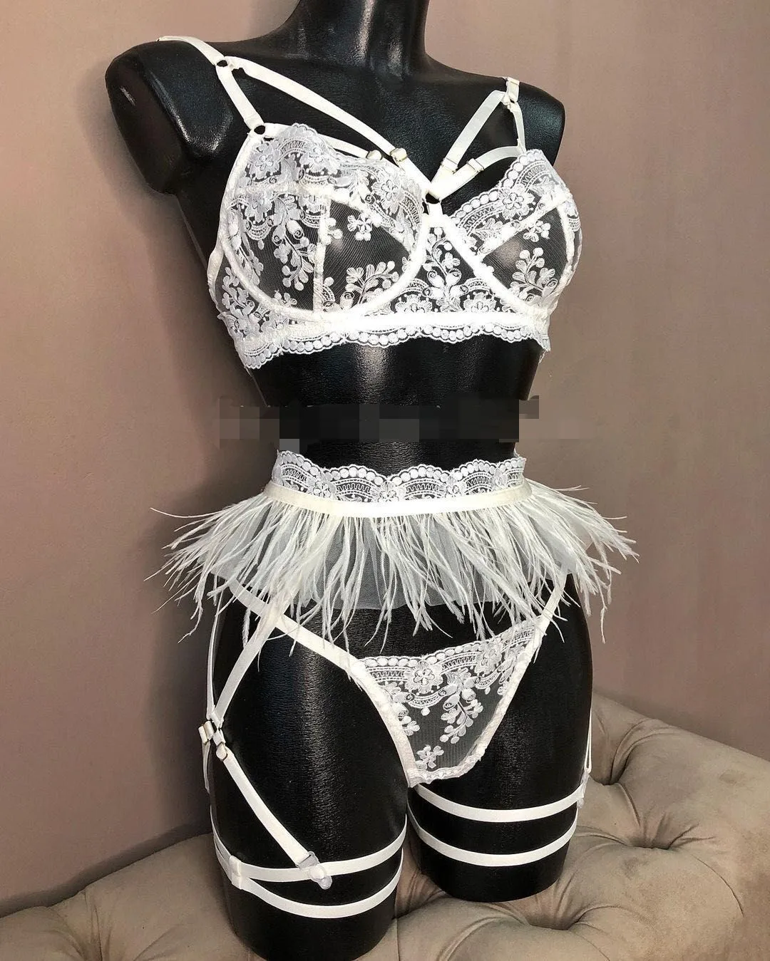 Nihaowholesale Wholesale New Lace Feather Embroidery Underwear Three-piece Female display picture 5