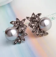 Super Vintage Pearl Five Leaf Flower Shell Pearl Earrings Stud Earrings main image 3