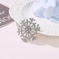 Fashion Snowflake Alloy Plating Diamond Artificial Gemstones Unisex Brooches main image 4