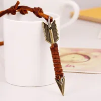 An Arrow Wearing A Vintage Top Layer Cowhide Necklace Nhpk145673 main image 3