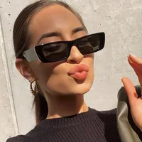 Retro Fashion Simple Style Women's Sunglasses main image 4