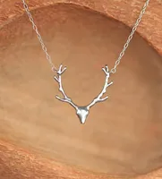 Simple  Necklace Christmas Elk Reindeer Pendant Necklace Female Clavicle Chain Fawn  Necklace Wholesale sku image 2