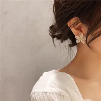 Korean New Fashion Hollow Crystal Flower Earrings Nihaowholesale Wholesale main image 4