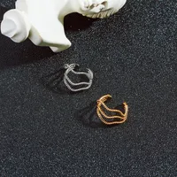 Korea Simple Metal Non-pierced Wave Ear Clip C-shaped Twist Ear Bone Clip High-end Earrings main image 2