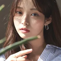 Yh368 Korean S925 Sterling Silver Stud Earrings Simple Interweaving Wave Distorted main image 3