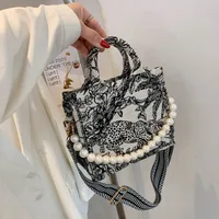 Large Bag Handbags  New Korean Fashion Contrast Color One Shoulder Underarm Bag sku image 1