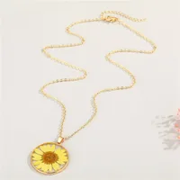 Retro Simple Daisy Pendant Resin Necklace main image 3