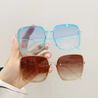 Fashion Resin Women's Sunglasses main image 3