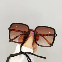 Fashion Resin Women's Sunglasses sku image 2