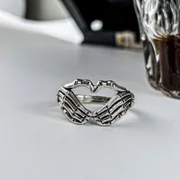 Retro Heart Gesture Skull Hand Ring Wholesale Nihaowholesale main image 1