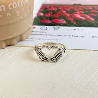 Retro Heart Gesture Skull Hand Ring Wholesale Nihaowholesale main image 2