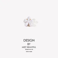 Korean Retro Pearl Daisy Flower Hairpin sku image 2