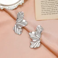 Retro Golden Flower Earrings Temperament Matte Irregular Petal Alloy Earrings main image 4