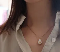 Wholesale Jewelry Heart 304 Stainless Steel Titanium Steel Shell 18K Gold Plated Inlaid Shell Inlaid Gold Necklace main image 4