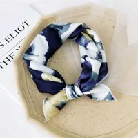 Women's Sweet Polka Dots Heart Shape Polyester Printing Silk Scarves sku image 2