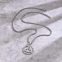 304 Stainless Steel Simple Style Plating Hollow Out Triangle Solid Color main image 8
