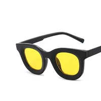 Hip-hop Retro Fashion Women's Sunglasses sku image 2