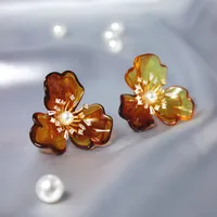 1 Pair Elegant Retro Flower Plating Inlay Imitation Pearl Resin Copper Zircon 18k Gold Plated Ear Studs main image 3