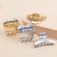 Women's Simple Style Solid Color Metal Plating Hair Claws main image 3