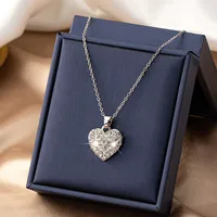 Simple Style Heart Shape Alloy Inlay Rhinestones Women's Pendant Necklace main image 1