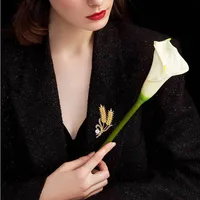 Simple Style Flower Artificial Crystal Inlay Zircon Women's Brooches main image 3