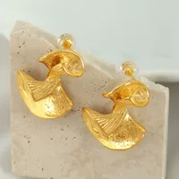 1 Pair Elegant Vintage Style Irregular Plating 304 Stainless Steel Titanium Steel 18K Gold Plated Ear Studs main image 4