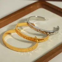 Casual Simple Style Solid Color Titanium Steel 18K Gold Plated Bangle In Bulk main image 1