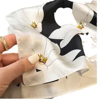 Women's Elegant Flower  Silk Printing Silk Scarf main image 2