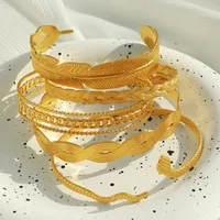 Vintage Style Exaggerated Round Feather 304 Stainless Steel 18K Gold Plated Bangle In Bulk main image 1