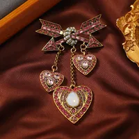 Glam Retro Heart Shape Arrow Alloy Women's Brooches main image 1