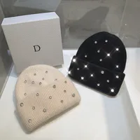 Women's Modern Style Classic Style Solid Color Eaveless Wool Cap main image 4