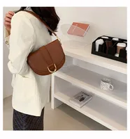 Women's Small Pu Leather Solid Color Streetwear Shell Magnetic Buckle Shoulder Bag Crossbody Bag main image 1