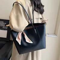 Women's Large Pu Leather Solid Color Streetwear Square Zipper Shoulder Bag Tote Bag main image 1