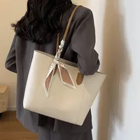 Women's Large Pu Leather Solid Color Streetwear Square Zipper Shoulder Bag Tote Bag main image 3