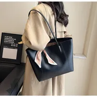 Women's Large Pu Leather Solid Color Streetwear Square Zipper Shoulder Bag Tote Bag sku image 1