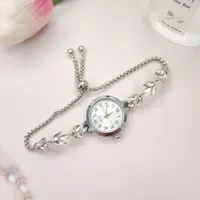 Casual Elegant Petal Magnet Buckle Quartz Women's Watches sku image 3