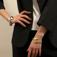 Casual Elegant Geometric 304 Stainless Steel Alloy 18K Gold Plated Women's Bangle main image 2